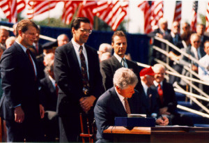 1993-North-American-Free-Trade-Agreement-Enacted_Bill-Clinton-signing-Nafta